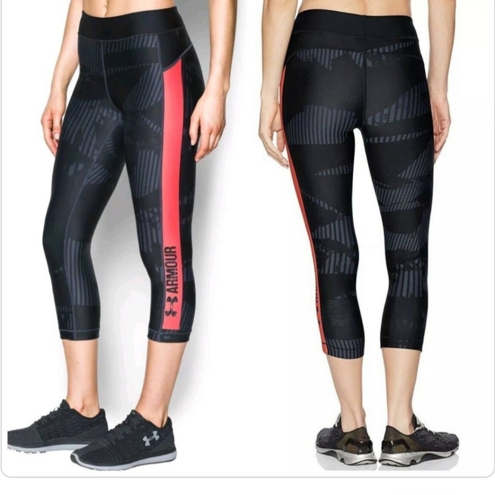 Under Armour HeatGear Printed Graphic Capri. Compression size Large